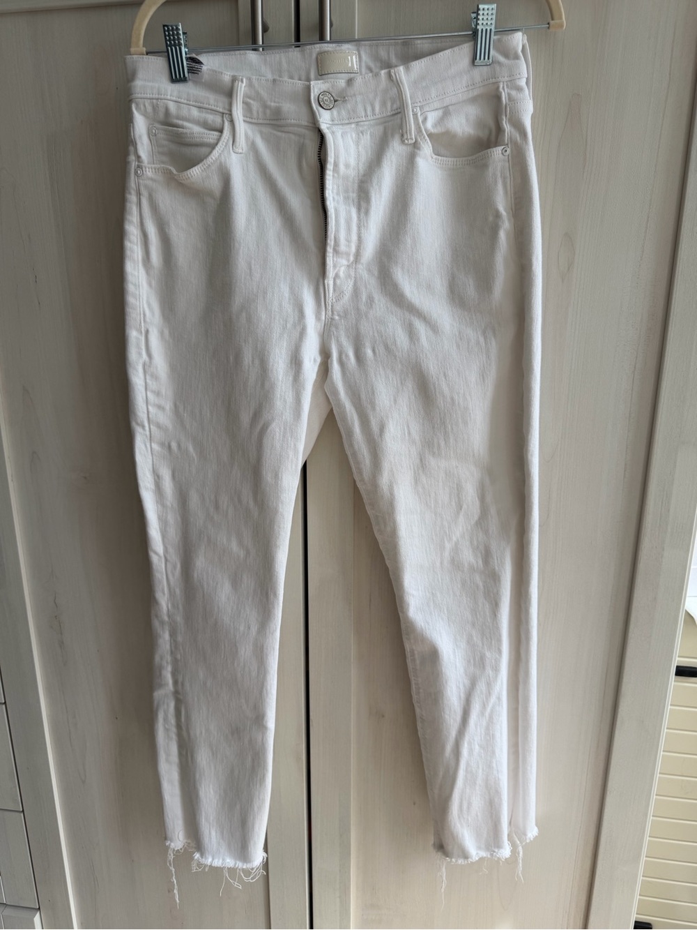 MOTHER White Ankle Crop Skinny Jeans